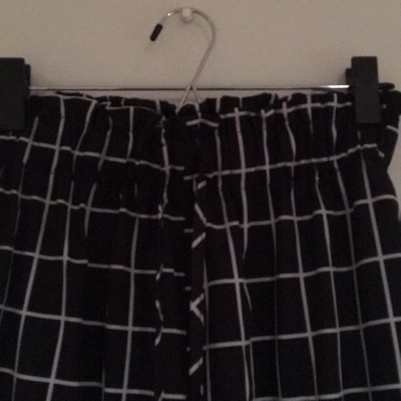 Grid Printed Pants - Picture 3 of 3